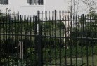 Bracken Ridgeback-yard-fencing-2.jpg; ?>